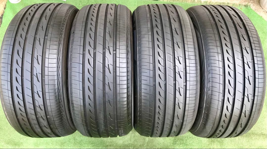 245/45 R17、BRIDGESTONE REGNOラジアルタイヤ