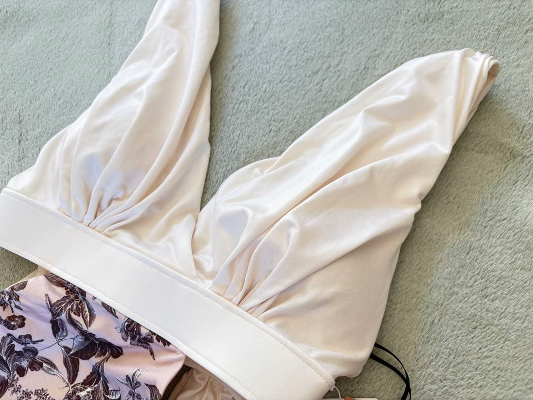 【新品未使用品】　eimy istoire 水着　M 綺麗　おしゃれ