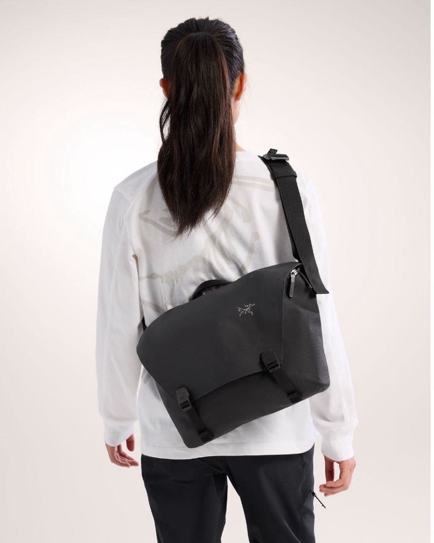 ⭐︎新品未使用⭐︎アークテリクス　グランヴィル10 クーリエ　BLACK 男女兼用