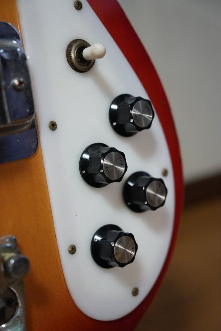 Guyatone Rickenbackerモデル エレキベース サンバースト