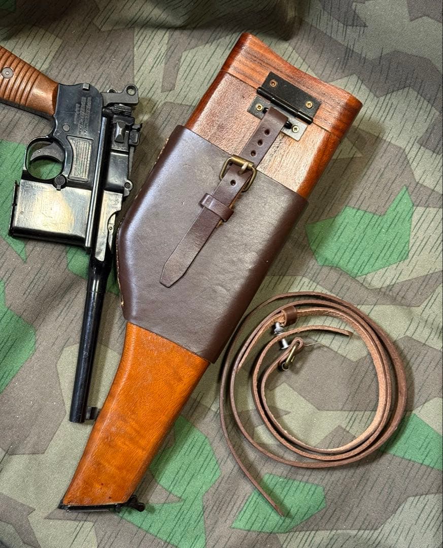 ❸ドイツ軍　モーゼルM712用木製ホルスター&ホルダーとスリング(レプリカ)