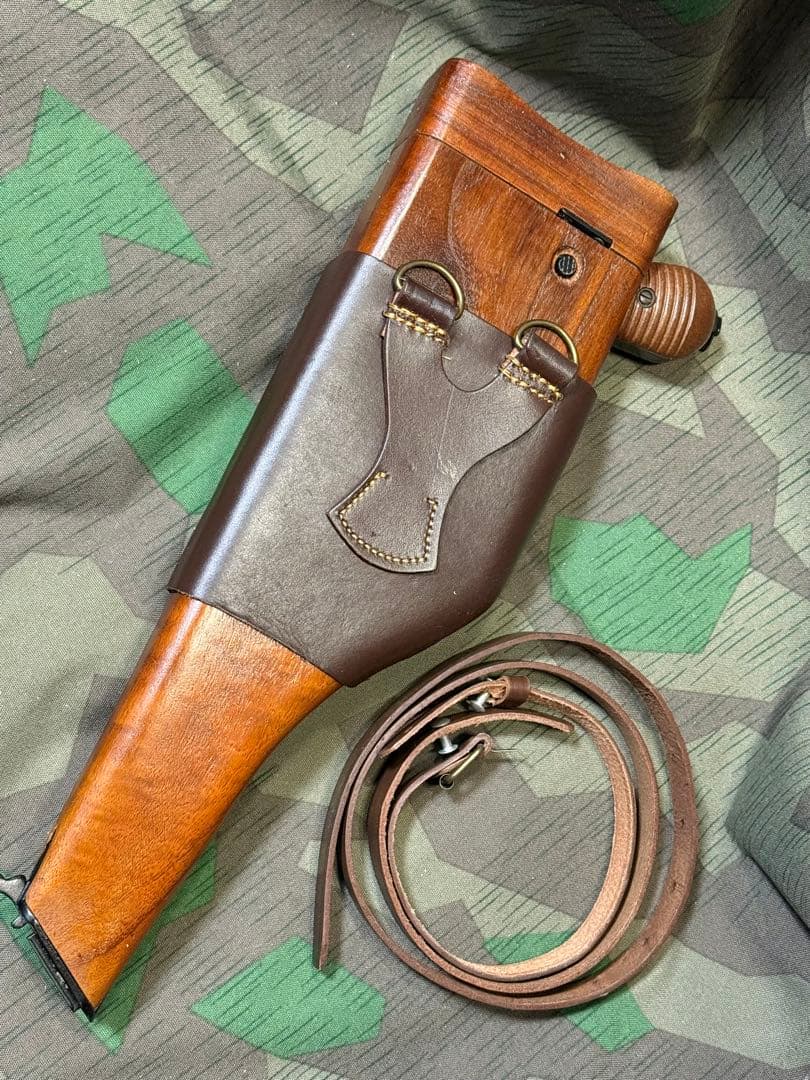 ❸ドイツ軍　モーゼルM712用木製ホルスター&ホルダーとスリング(レプリカ)