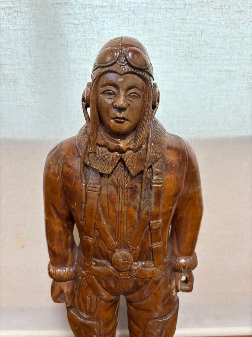 木製パイロット像 約50cm 神風特別攻撃隊 特攻隊の置物です。