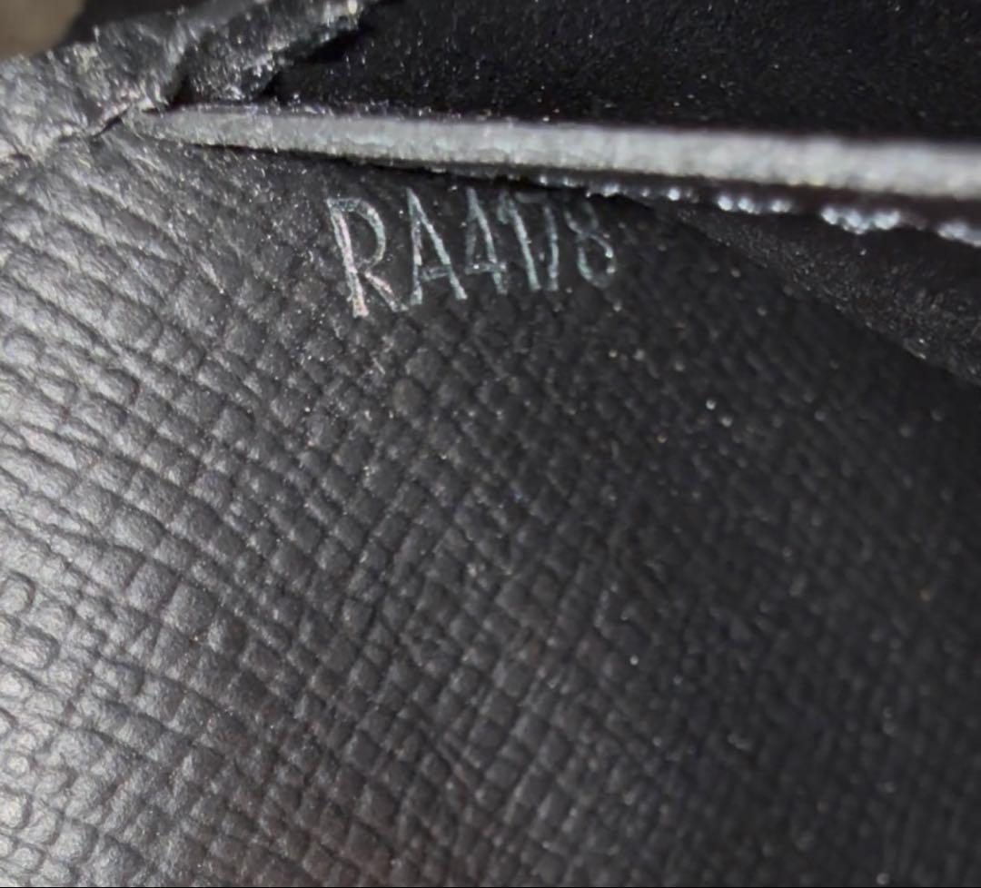 ルイ・ヴィトン ポルトフォイユ・ブラザ 長財布