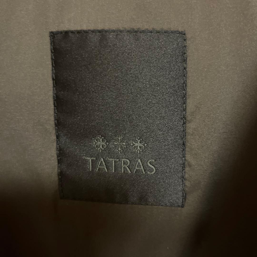 タトラス　ノーカラーダウンジャケット