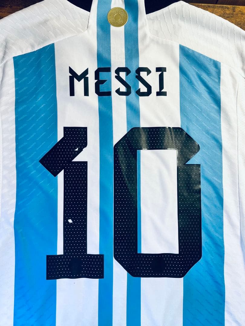 【正規品】アルゼンチン代表W杯優勝仕様メッシオーセンティック