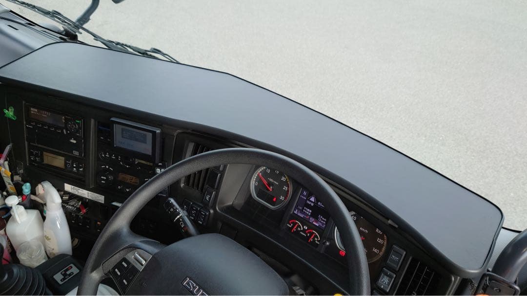 イスズ　ファイブスターギガ　フロントテーブル