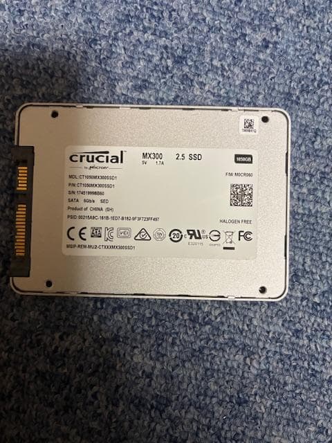 (使用歴極浅)Crucial 内蔵SSD 2.5インチ MX300 1TB