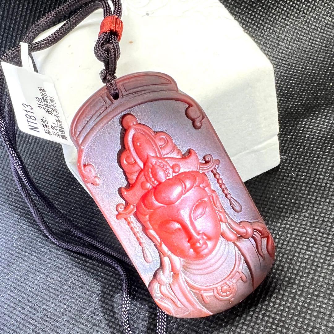 ミャンマー産天然ロジンの大曰如来仏陀彫りペンダントAB1016