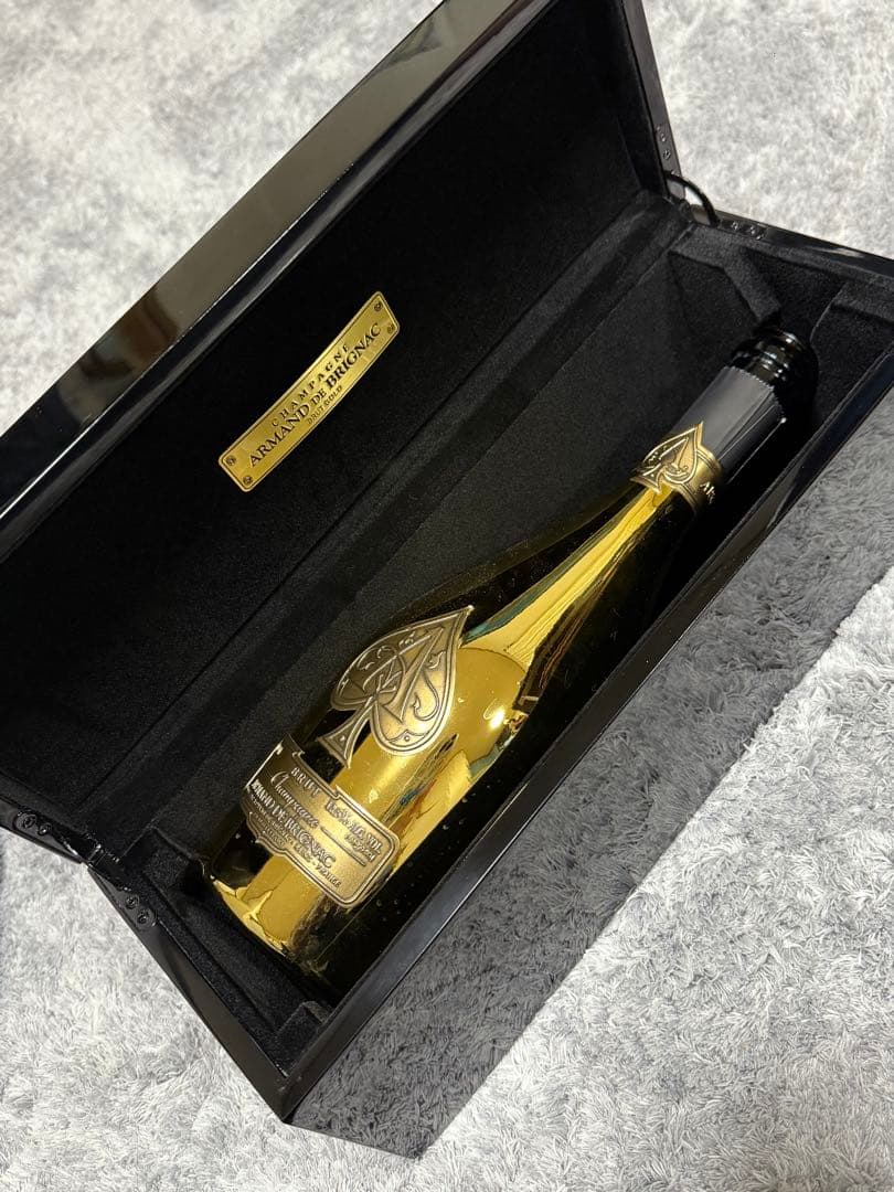 Armand de Brignac ゴールドシャンパン 750ml