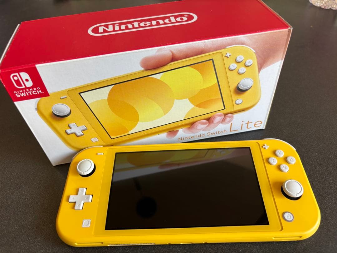 Nintendo switch Lite イエロー