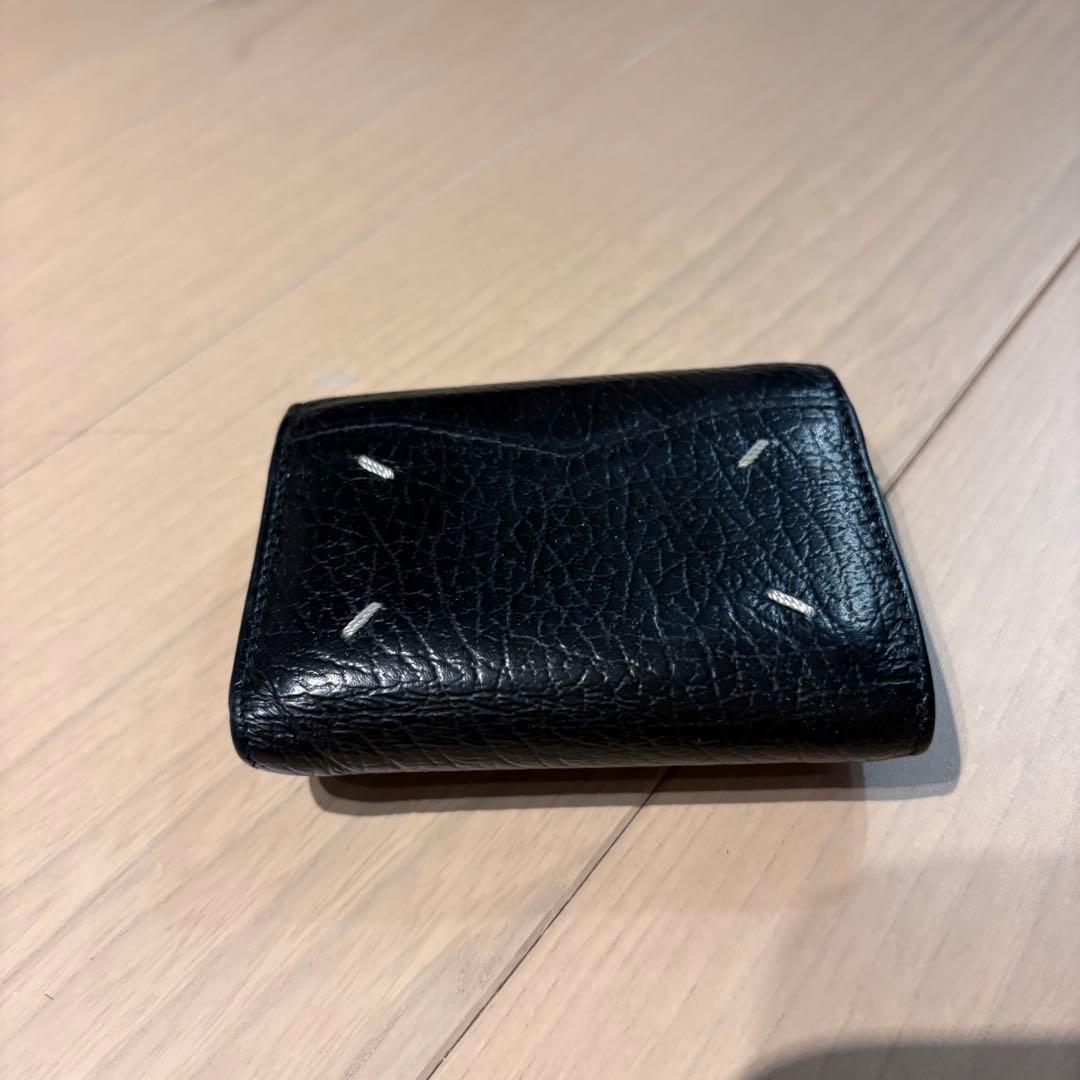 ブラックレザー 三つ折り財布掲載2/28迄