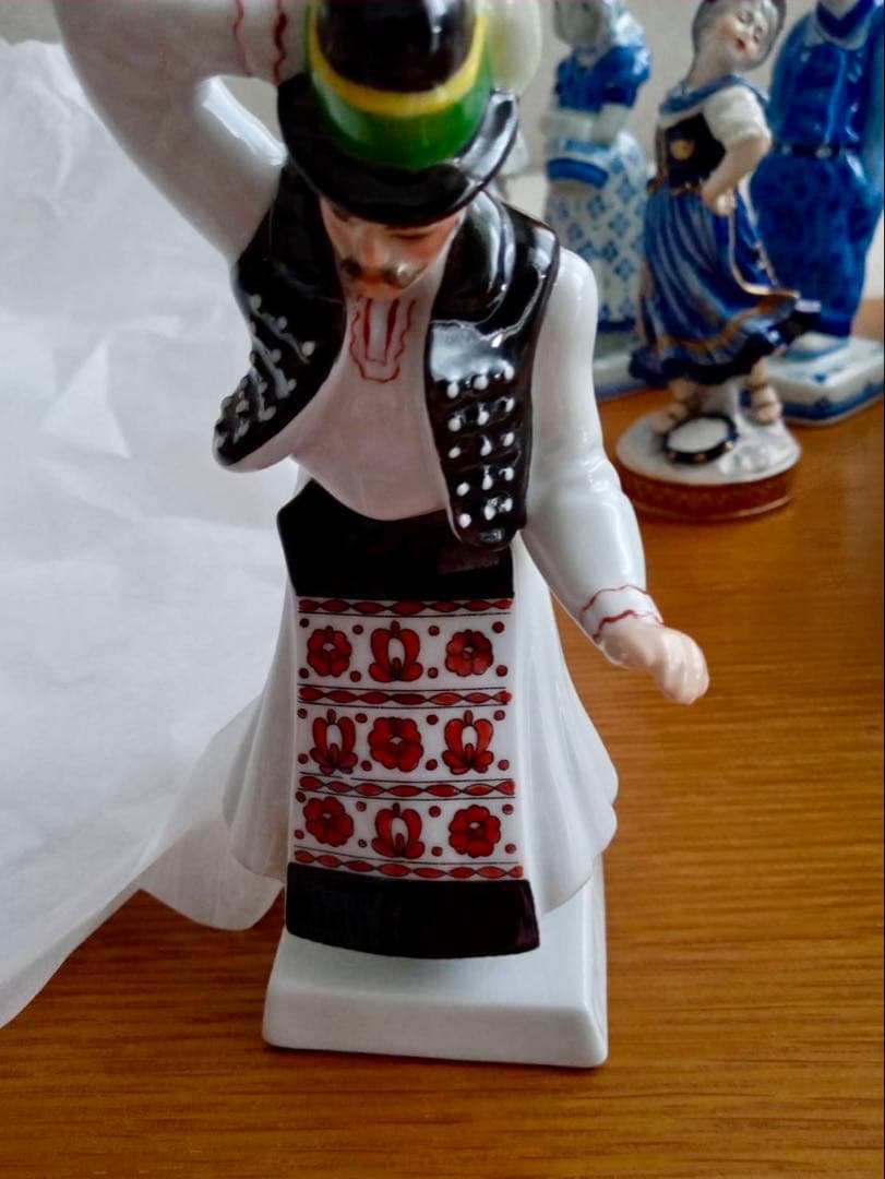 HEREND ヘレンド　民族衣装　陶器　人形　フィギュリン