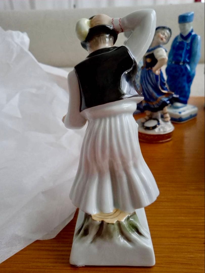HEREND ヘレンド　民族衣装　陶器　人形　フィギュリン