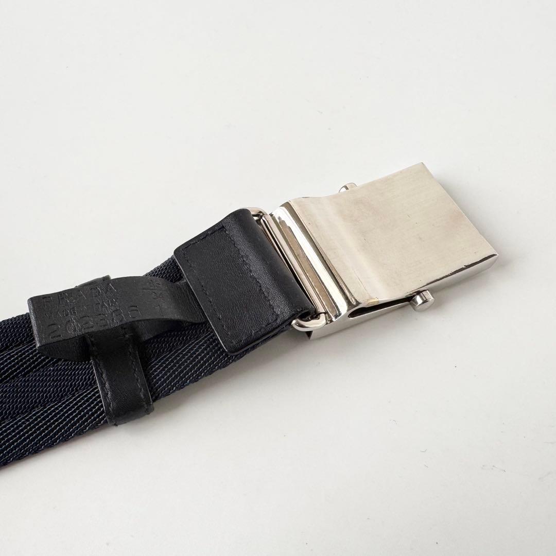 【美品】プラダ ガチャベルト ロゴバックル シルバー金具 フリーサイズ ネイビー