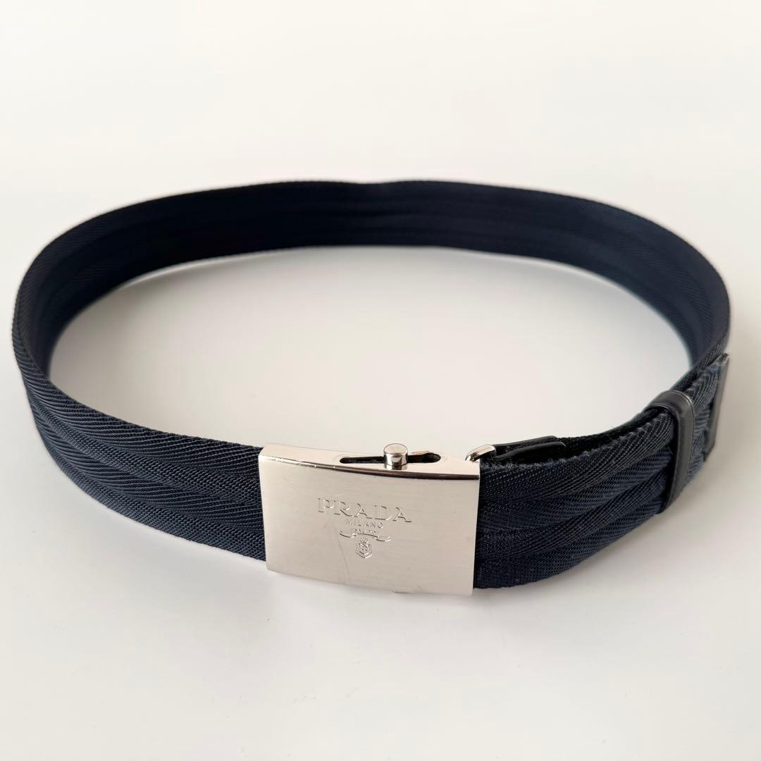 【美品】プラダ ガチャベルト ロゴバックル シルバー金具 フリーサイズ ネイビー