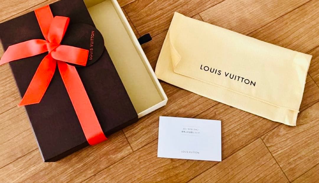 LOUIS VUITTON ルイヴィトン コンチネンタルヴィエノワ　長財布