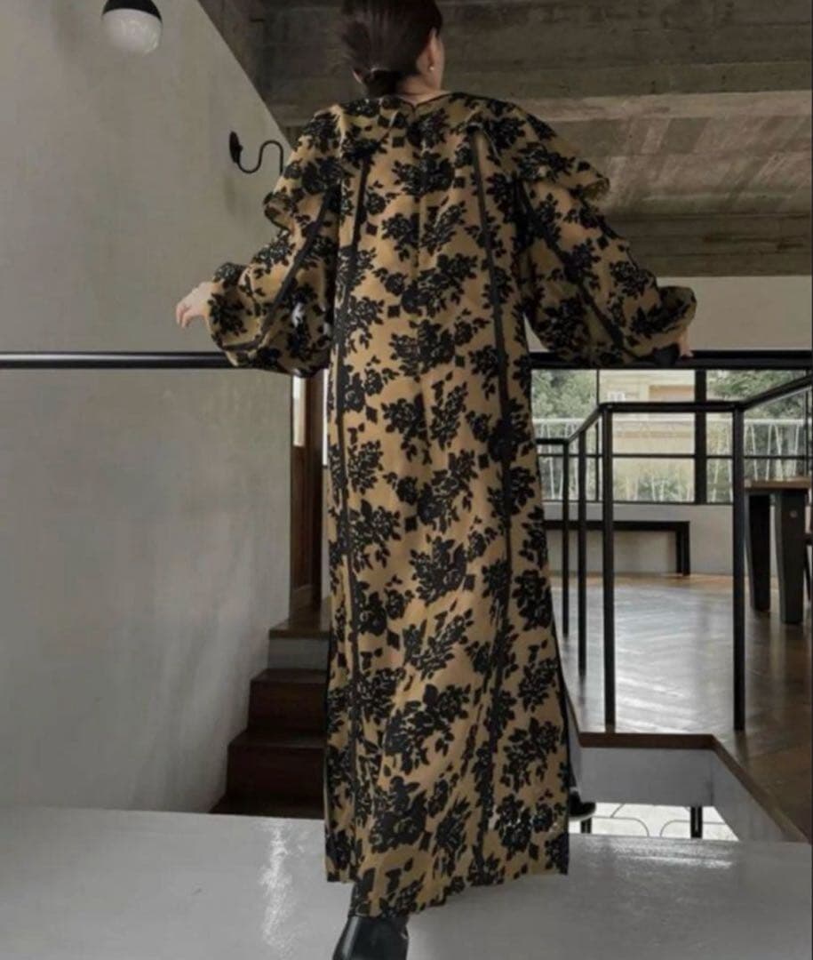 Ameri VINTAGE アメリヴィンテージ　ゴールド花柄　ロングワンピース