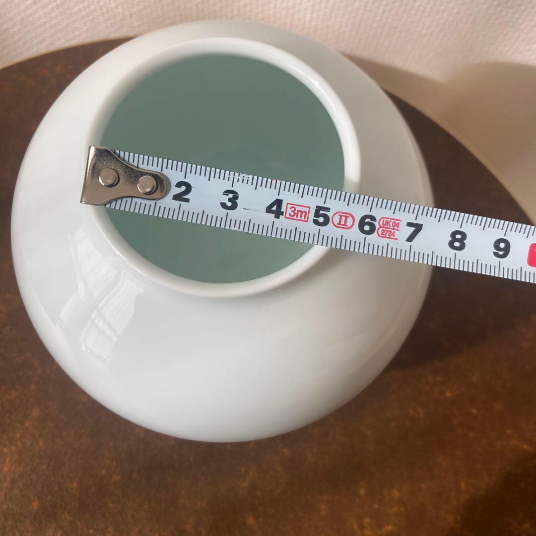 白磁花入　佳秀窯 西山正さんの作品