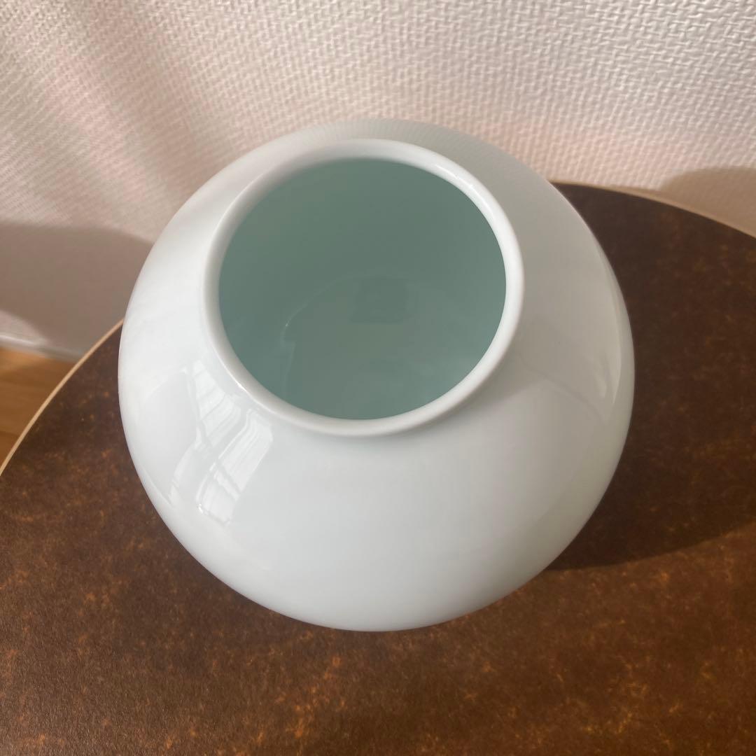 白磁花入　佳秀窯 西山正さんの作品