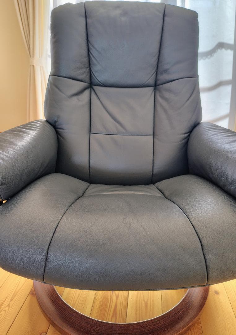 ストレスレスチェア メイフェアＭコンピュータテーブル付・オットマンセット11万円