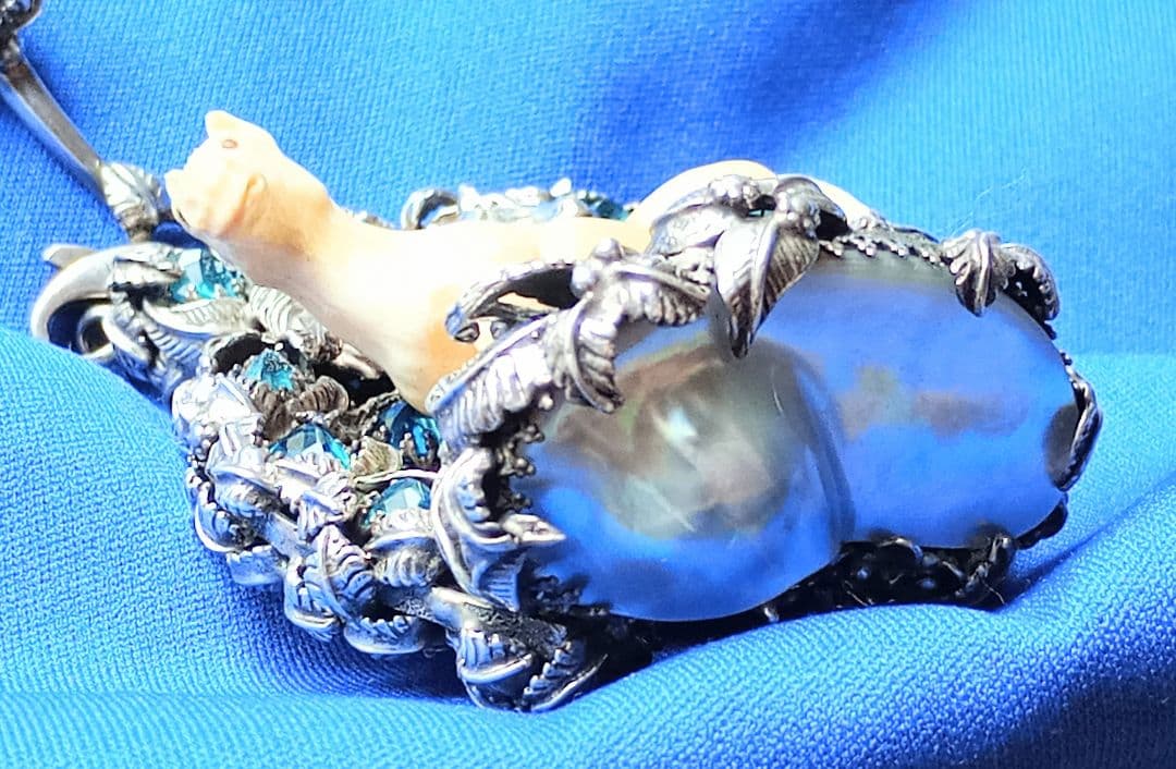 馬年に馬のシルバー手作りペンダント。