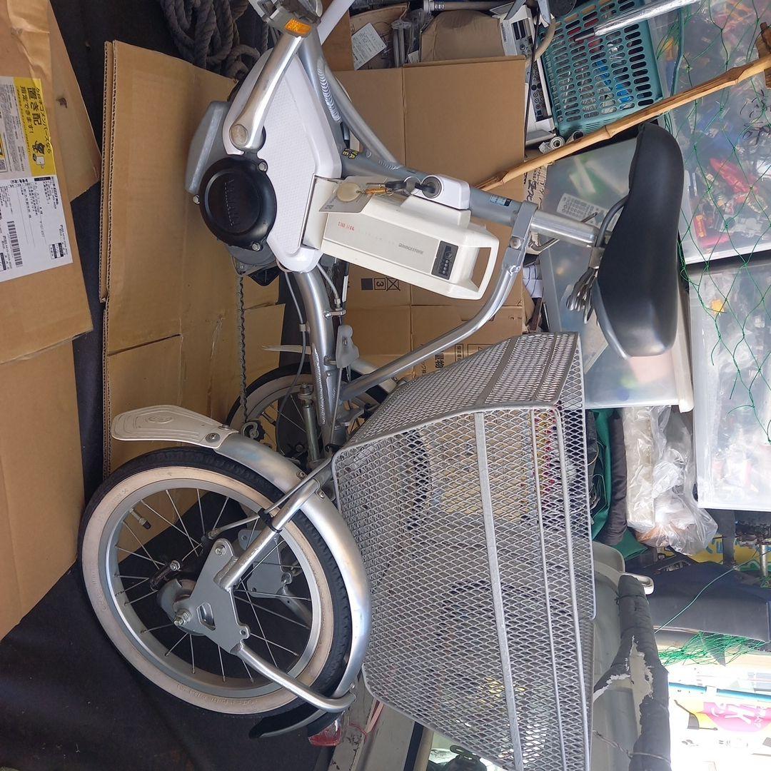 ともさん専用　ブリヂストン充電　電動アシスタワゴン三輪車 シルバー