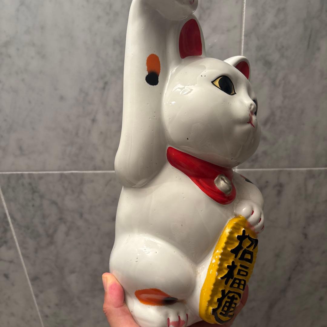 ヴィンテージ手描きの瞳やふっくらとしたお顔が美しい招き猫