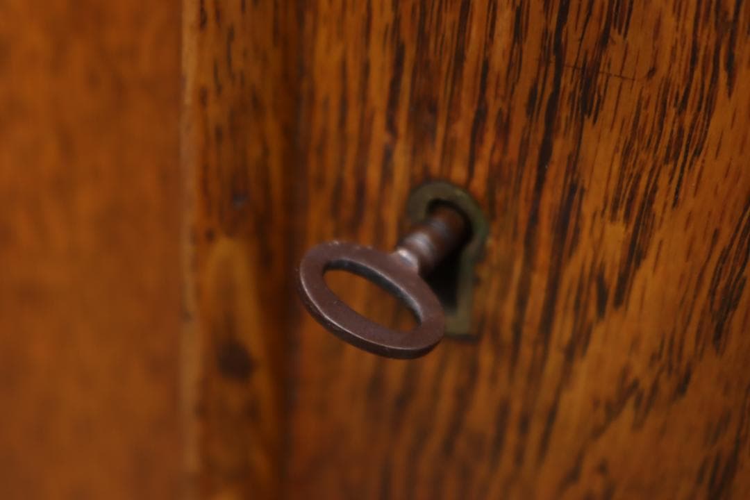 英国 イギリス オーク材 ヴィンテージ ガラス キャビネット 飾り棚 食器棚