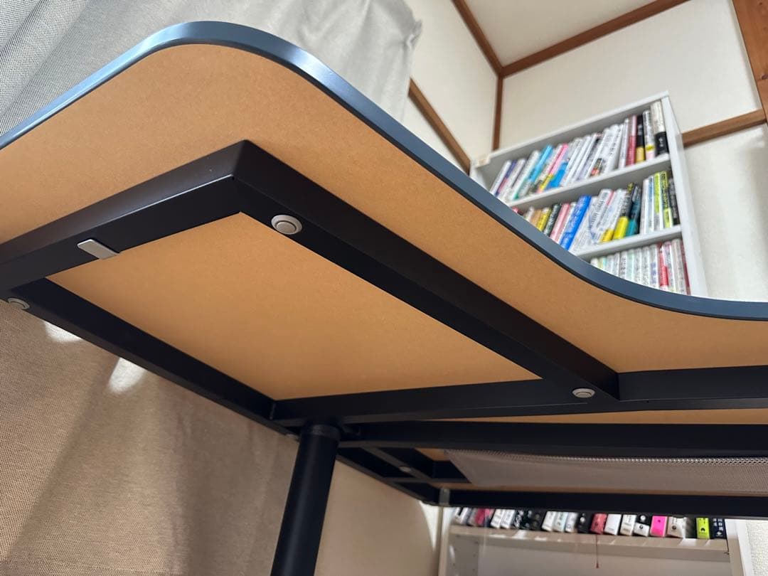 机と椅子とライトの3点セット