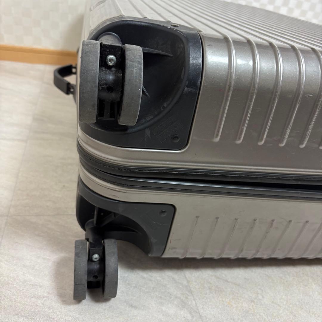 リモワ　サルサ　104L 4輪　プロセコ　TSA キャリーケース　大容量