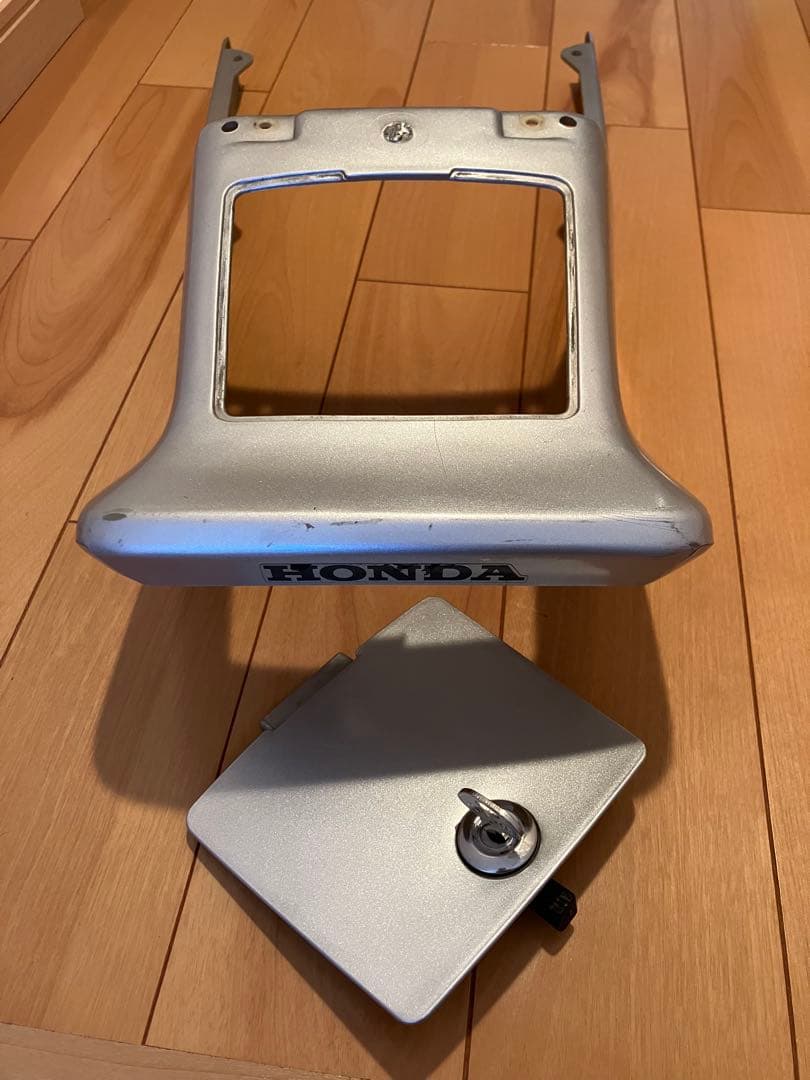 HONDA CB250RS-Z 純正テールカウル カギ付き　フタ取り外し可能