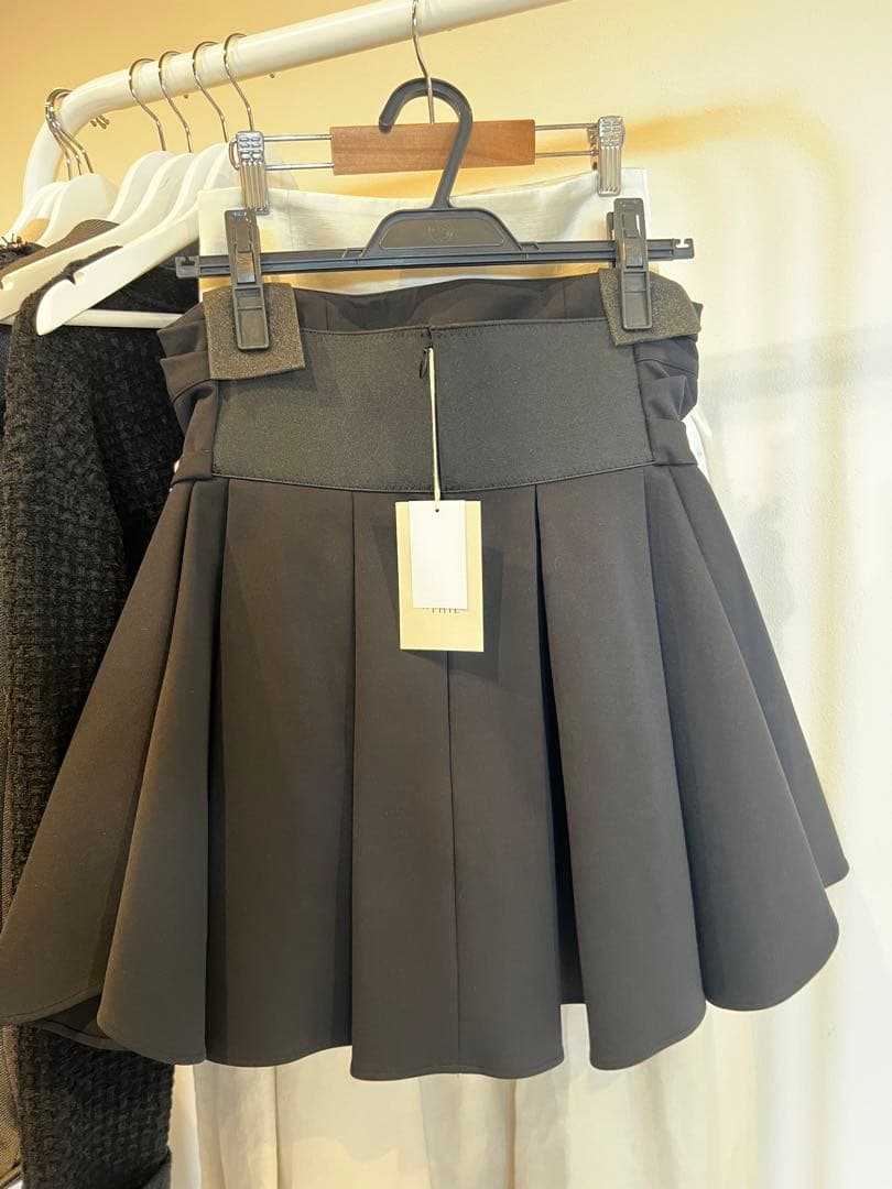 新品タグ付 LE PHIL ハイストレッチダンボールビスチェ ブラック