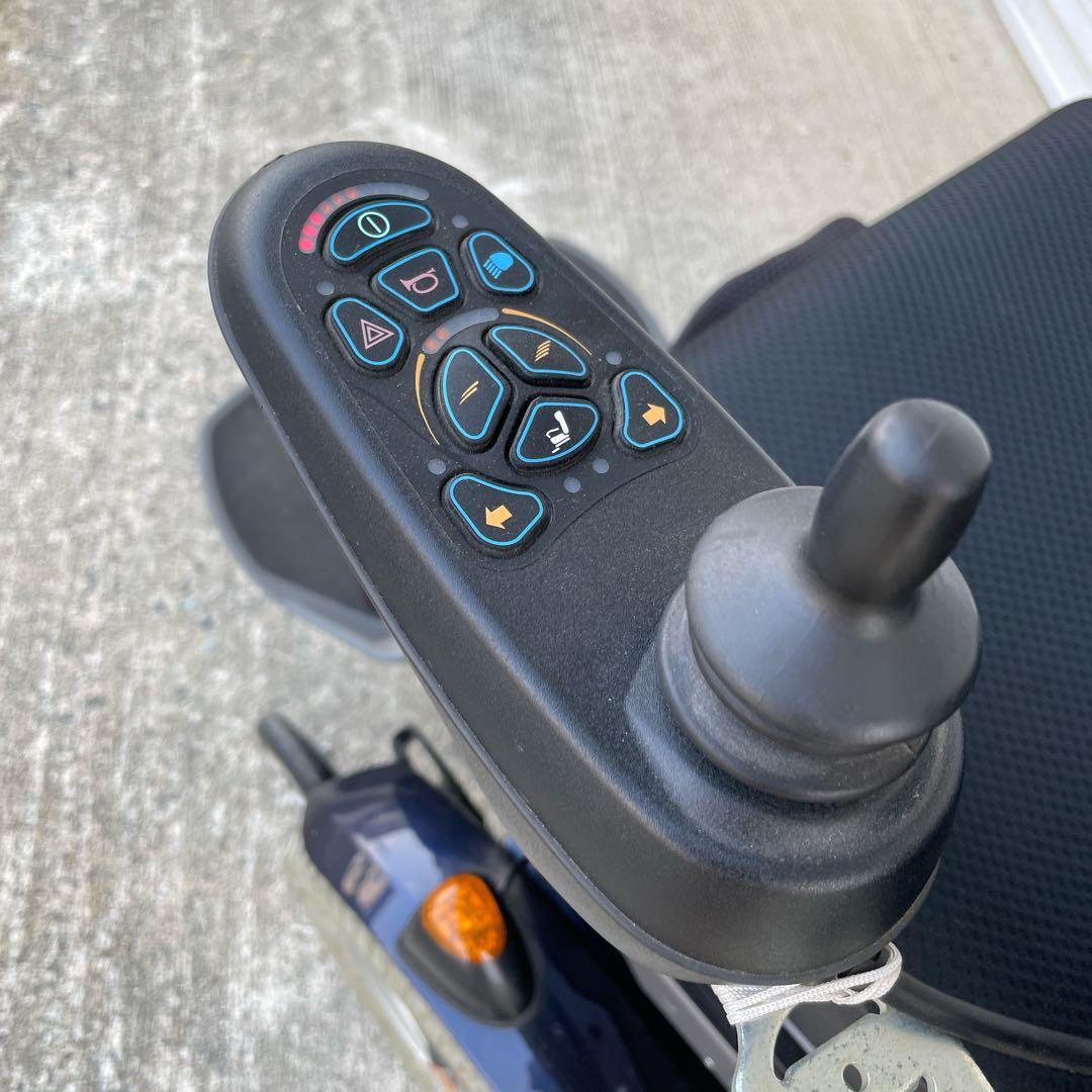 【ペルモビール】電動車椅子 C300 前輪駆動