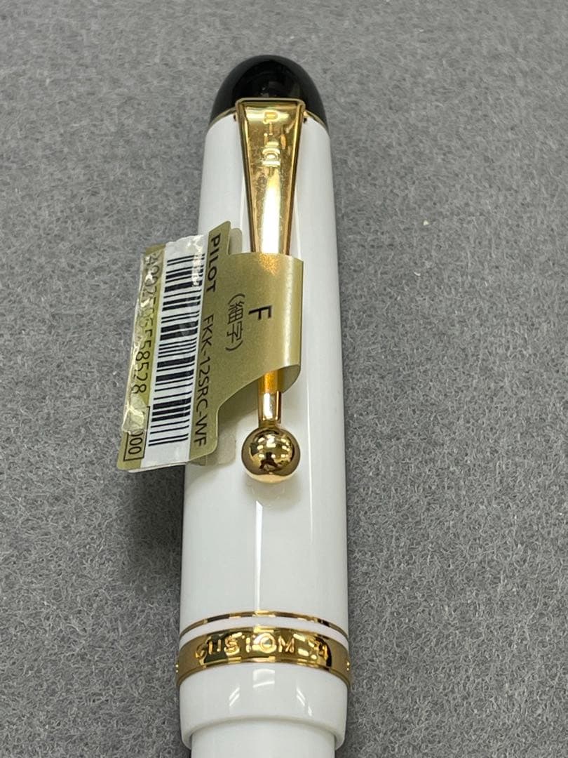【未使用】PILOT CUSTOM74 ホワイト 万年筆　字幅F 限定品