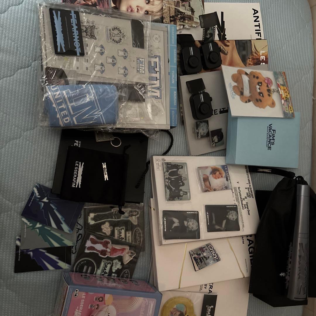 Le Sserafimグッズ まとめ売りペンライトCDフォトカードメンバーシップ