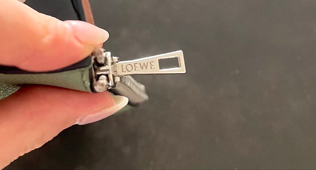 ロエベ　バーティカルウォレットスモール　ローズマリータン 美品