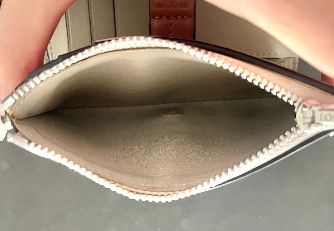 ロエベ　バーティカルウォレットスモール　ローズマリータン 美品