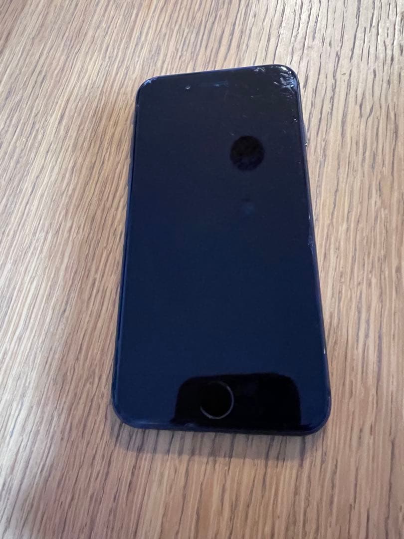 お*り様 iPhone 8 ブラック 本体