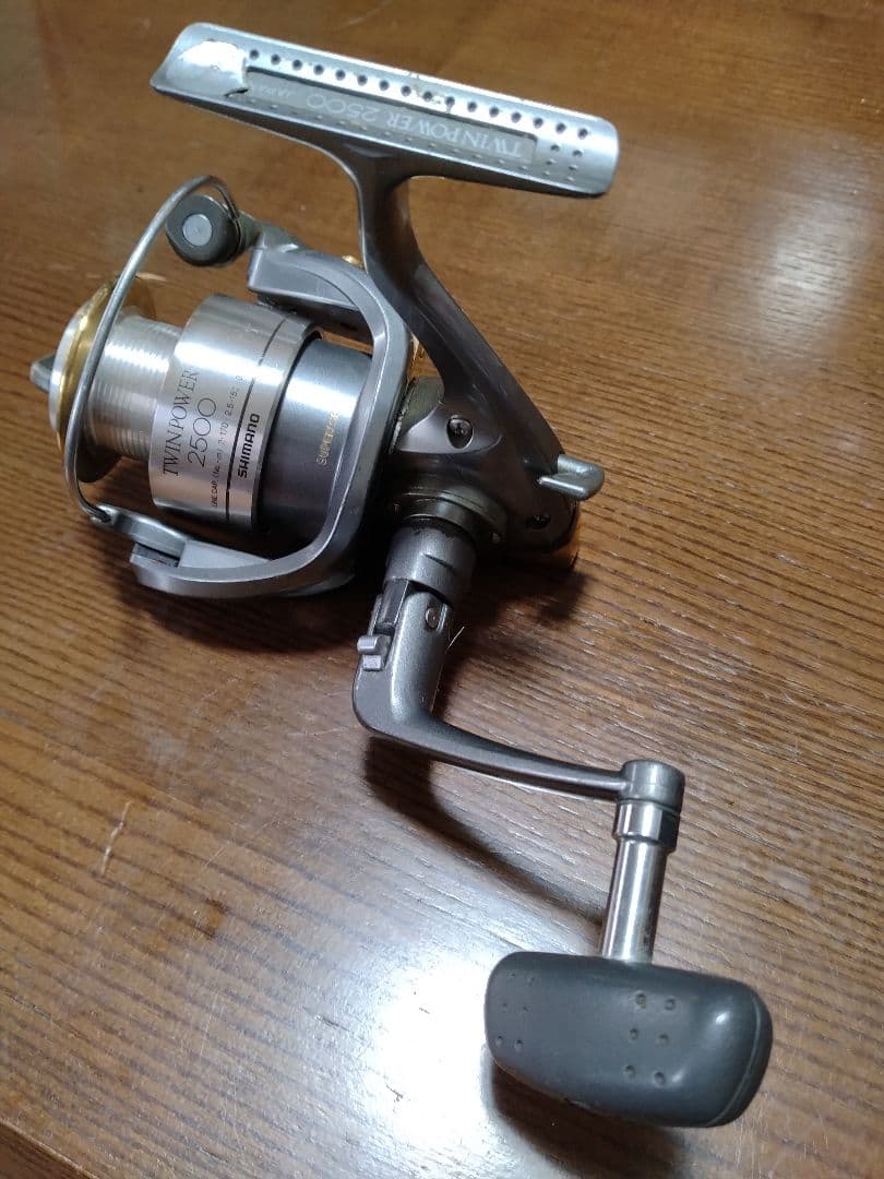 ★緊急値下げ★シマノTWINPOWER 2500 スピニングリール中古