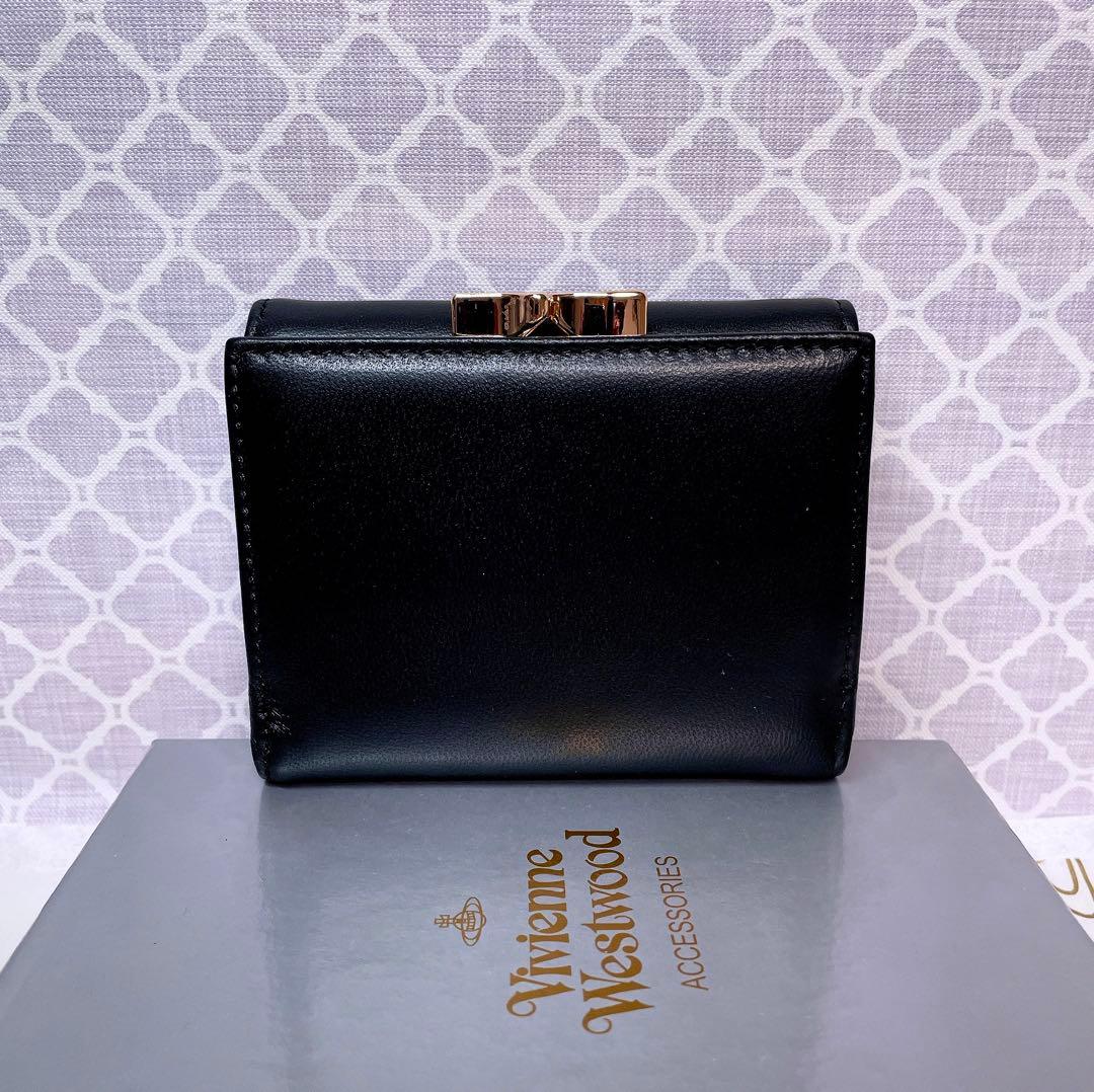 【素敵✨️ショッパー付】新品 ヴィヴィアン・ウエストウッド 三折財布 スムース黒