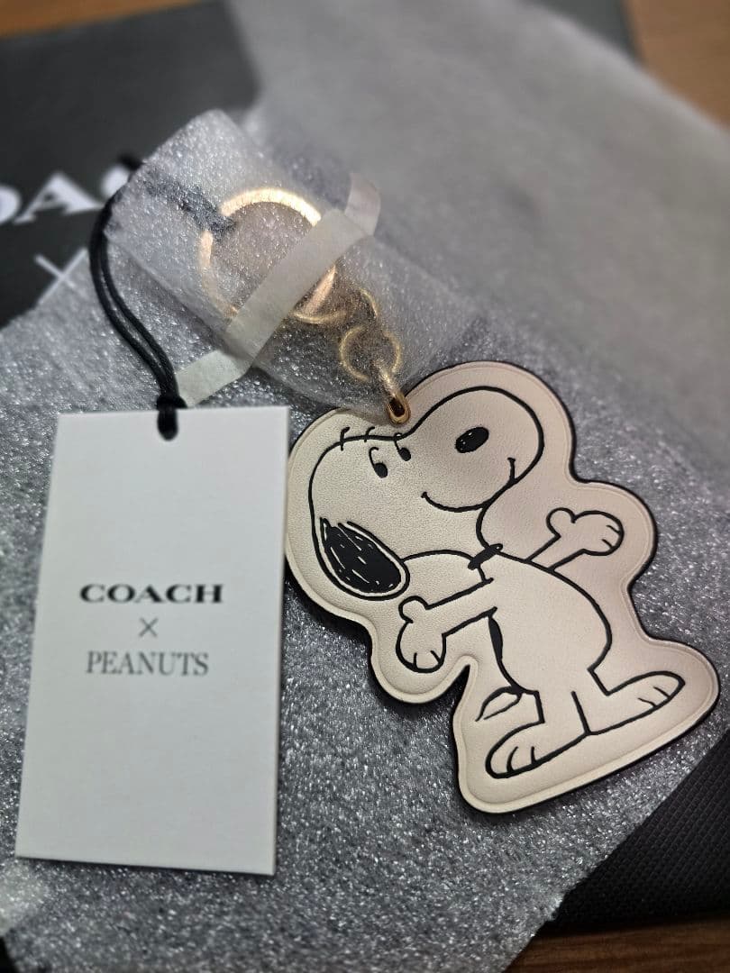 COACH x PEANUTS スヌーピー キーホルダー