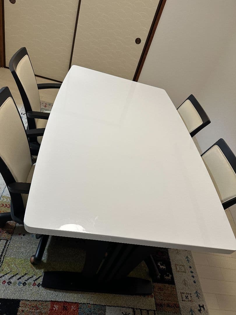 ホワイト長方形ダイニングテーブルと椅子4脚セット