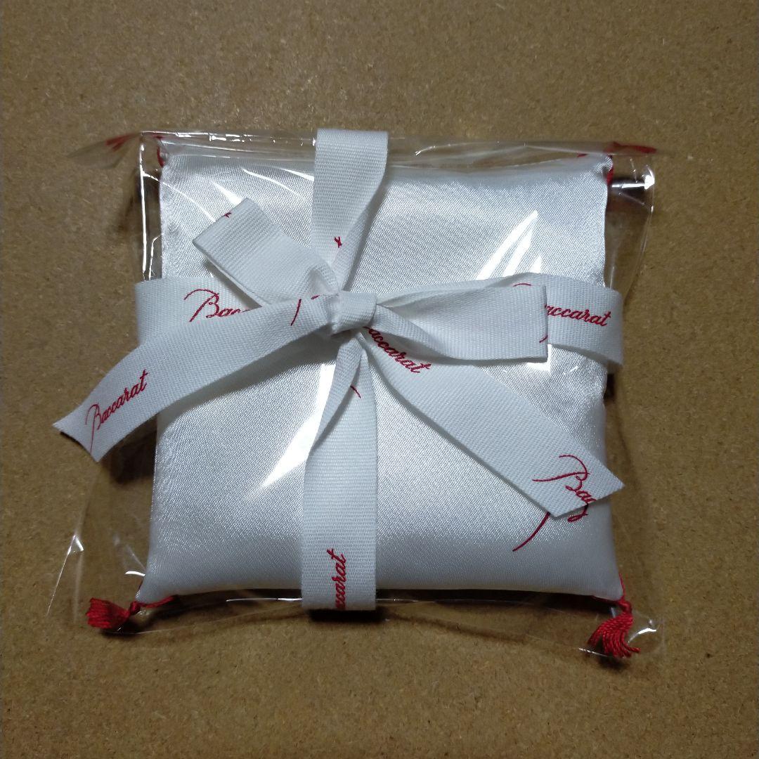 S未使用 オリジナルクッション 座布団 赤・白セット バカラ 紙袋付き