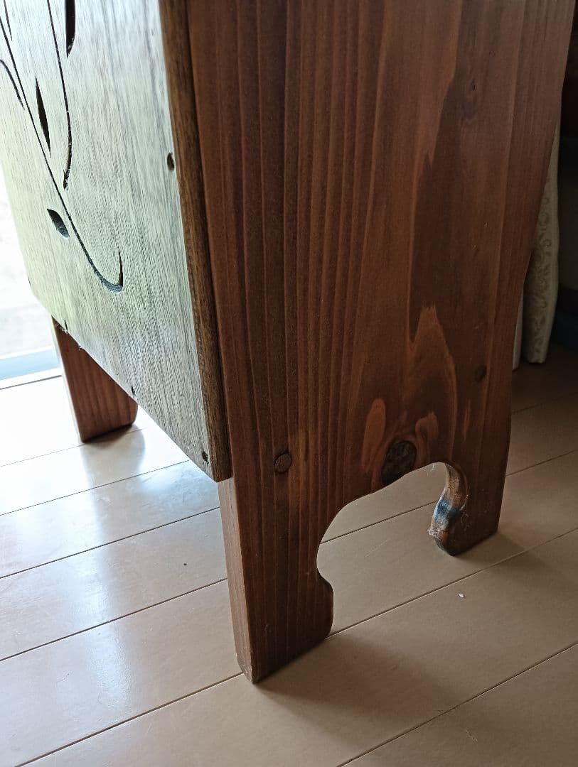 透かし棚　手作り　本立て　木製棚　国産杉