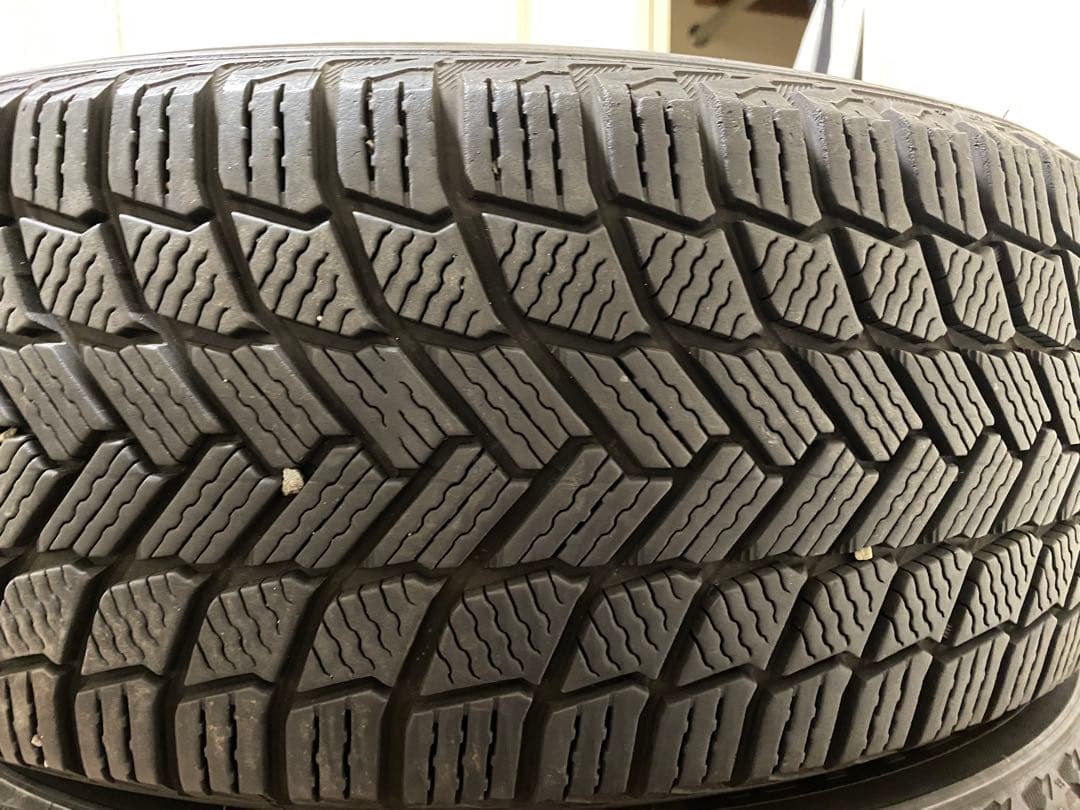 スタッドレスタイヤ 235/60 R18