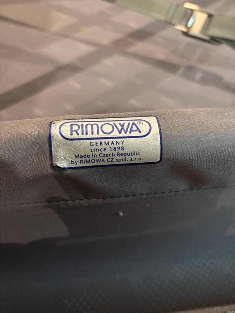 RIMOWA ブラック キャリーケース 63L4ウィール
