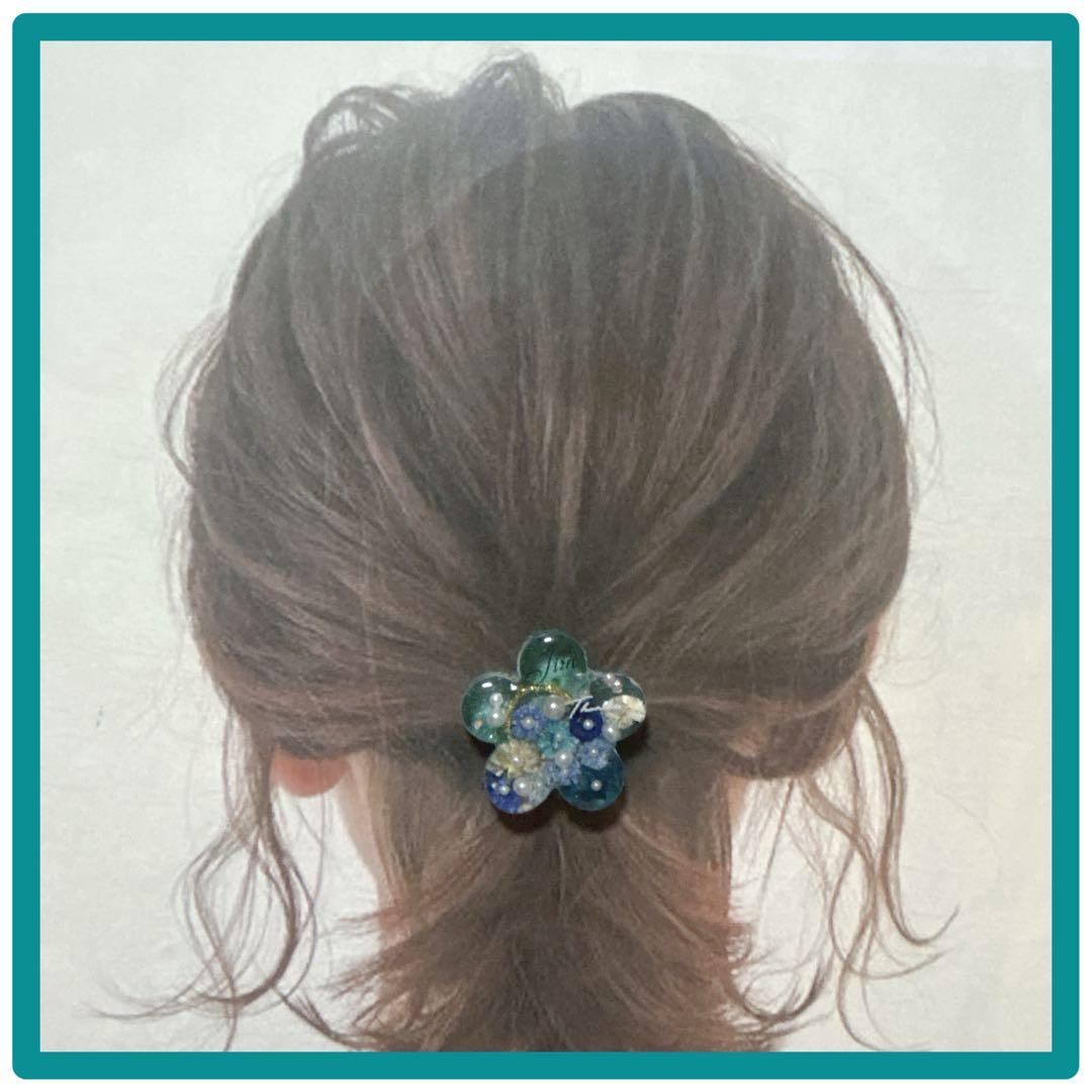 No 912 ⌘ 可愛い花型レジンヘアゴム ⌘ ♪(๑ᴖ◡ᴖ๑)♪