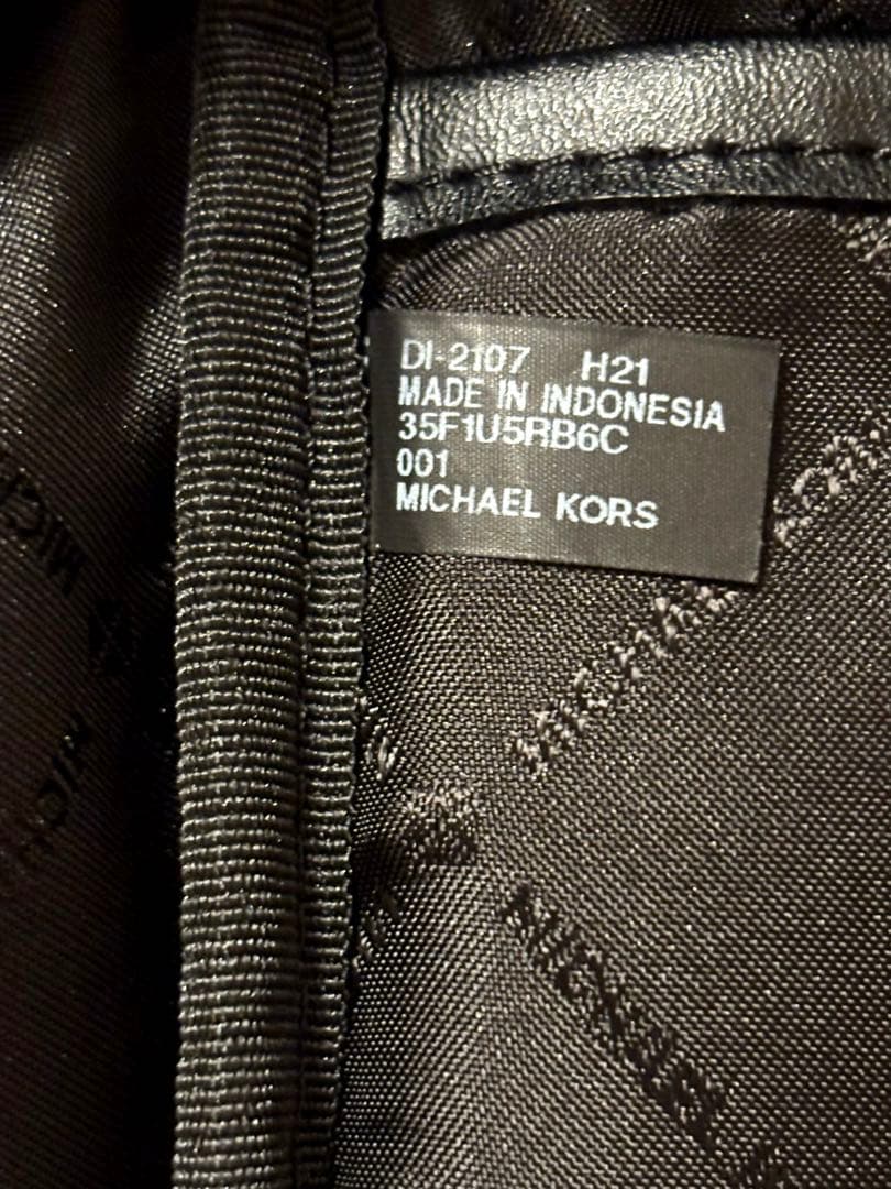 MICHAEL KORS マイケルコース リュック 黒 内綿入り 光沢感 保証書