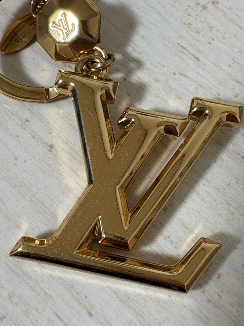 ルイヴィトン キーホルダー・LV ファセット